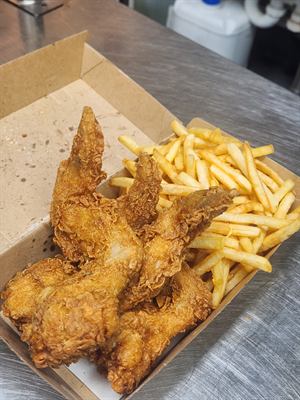 Wings 3pc + Large Chips + 600ml Drink
